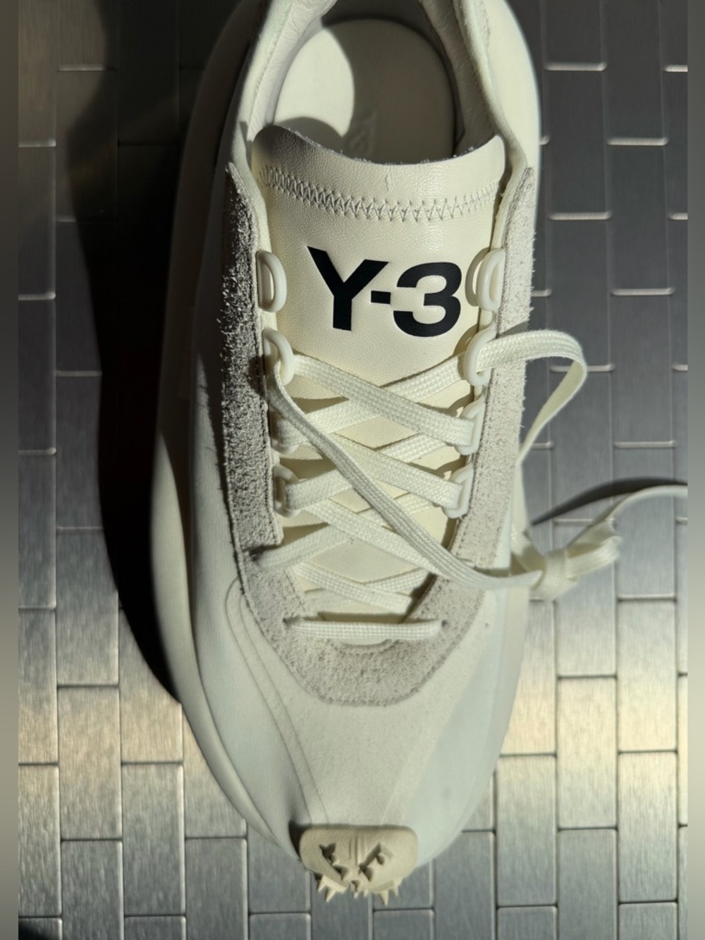FZ6389 | Men’s 10.5 adidas Y-3 Makura 'Off White Orbit Grey' Preowned w Love